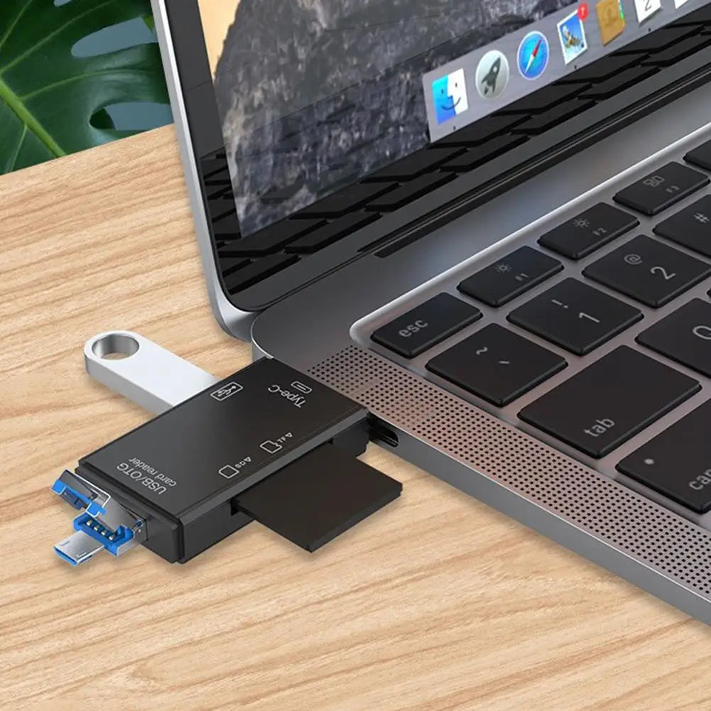 قارئ بطاقات USB 6 في 1